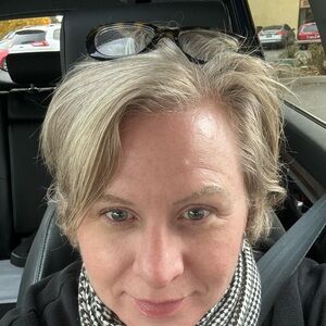 Meet your Posher, Danielle